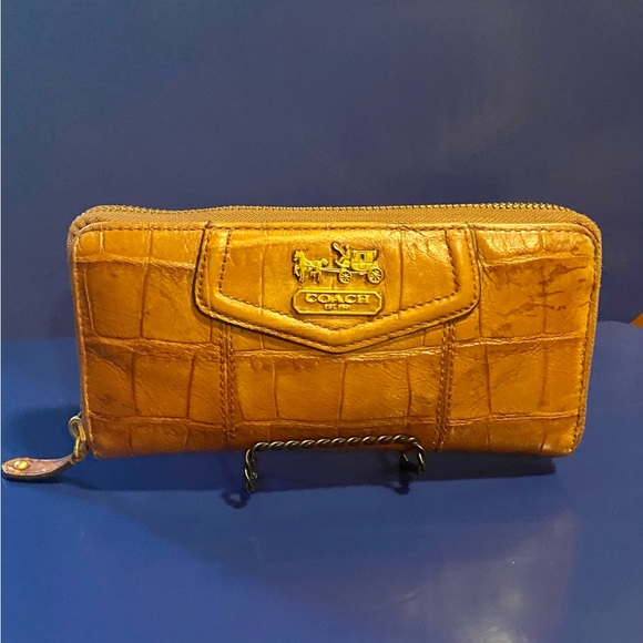 COACH 44412 MADISON 🐊 EMBOSSED ACCORDION WALLET - Picture 4 of 12